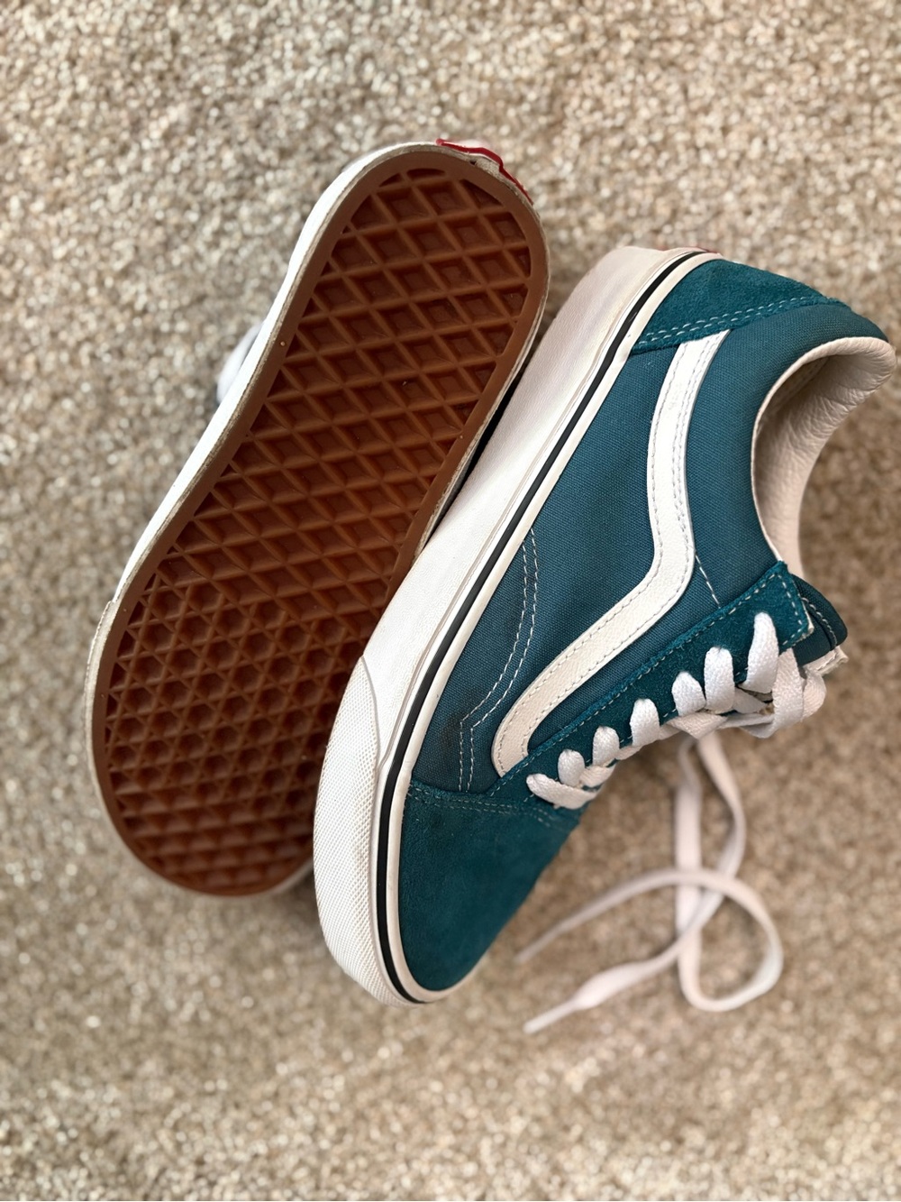 Vans sneakers - women’s 7 men’s 5 - skater shoes new